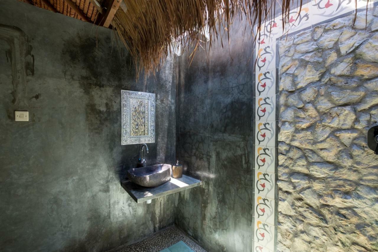 The Bodhi Tree Karimunjawa Hostel Exterior photo