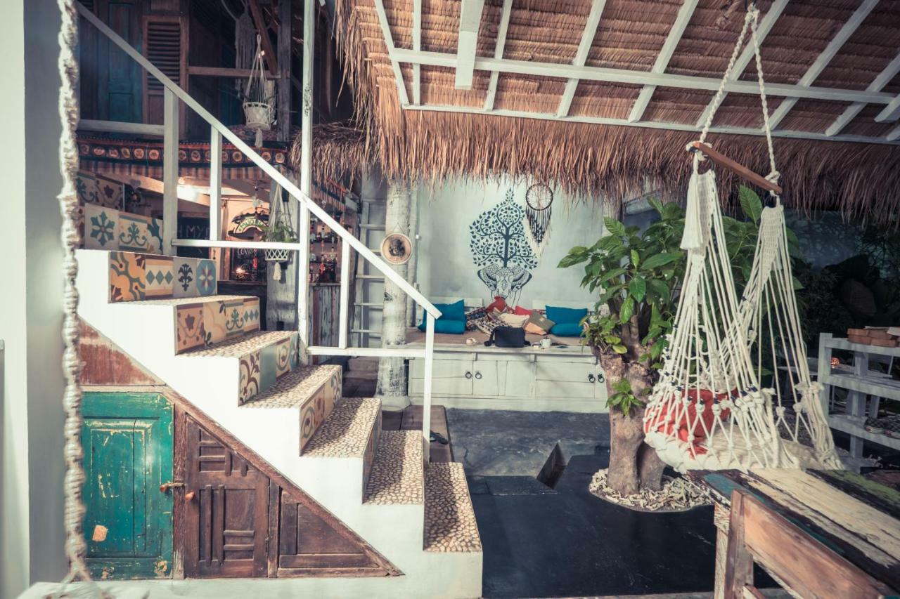 The Bodhi Tree Karimunjawa Hostel Exterior photo
