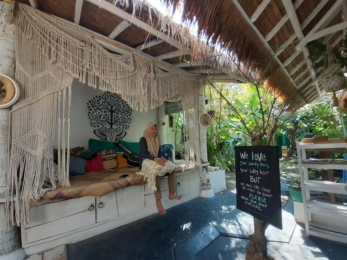 The Bodhi Tree Karimunjawa Hostel Exterior photo